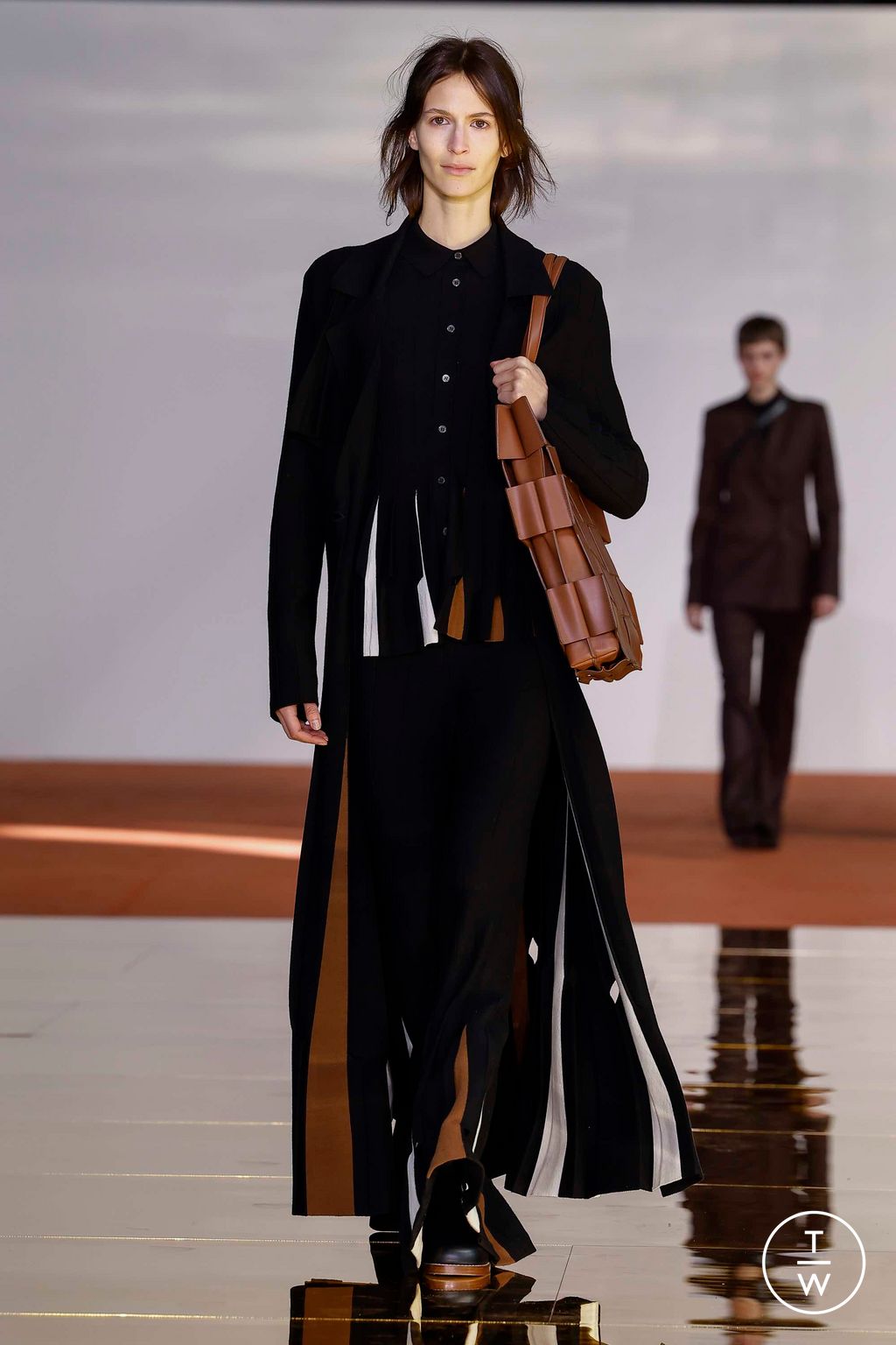 Fashion Week New York Fall/Winter 2023 look 16 from the Gabriela Hearst collection womenswear