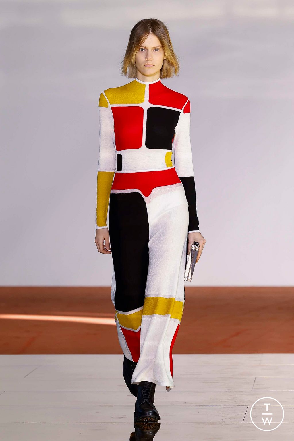 Fashion Week New York Fall/Winter 2023 look 32 from the Gabriela Hearst collection womenswear