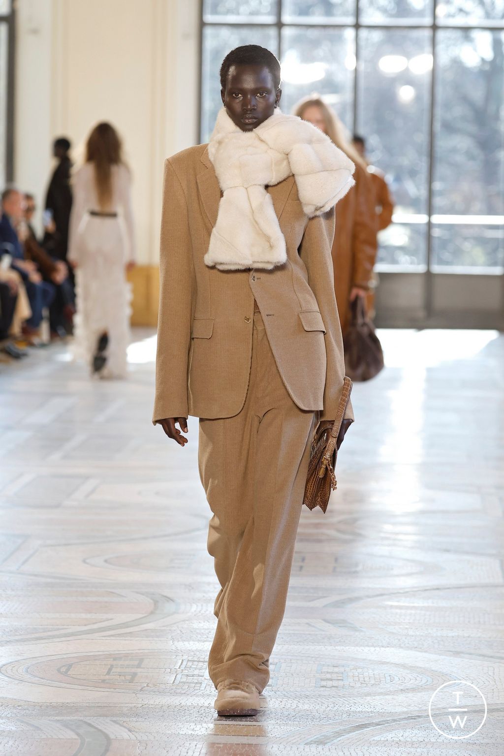 Fashion Week Paris Fall/Winter 2026 look 10 de la collection Gabriela Hearst womenswear