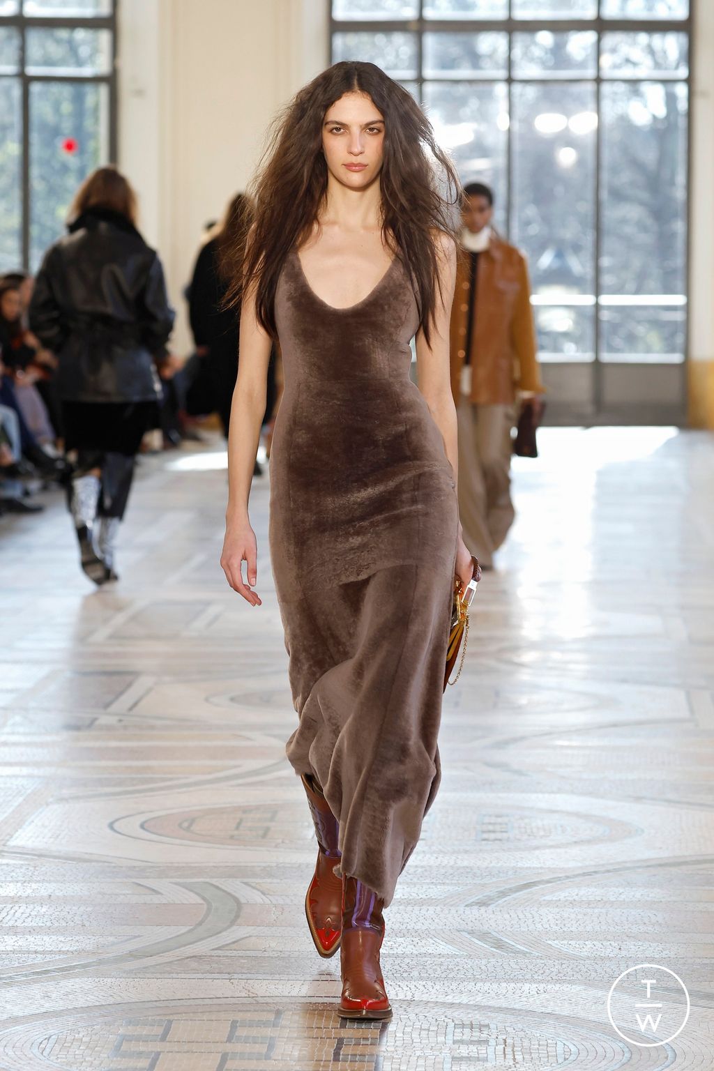 Fashion Week Paris Fall/Winter 2026 look 16 from the Gabriela Hearst collection womenswear