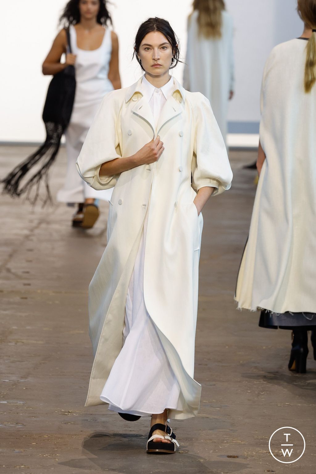 Fashion Week New York Spring/Summer 2024 look 9 from the Gabriela Hearst collection womenswear