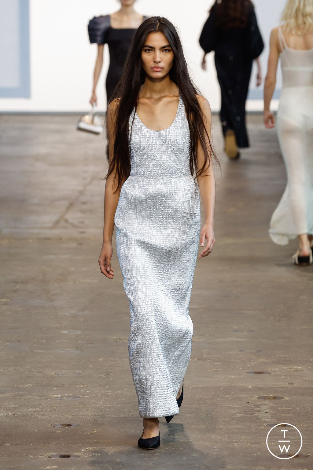 Fashion Week New York Spring/Summer 2024 look 25 from the Gabriela Hearst collection womenswear