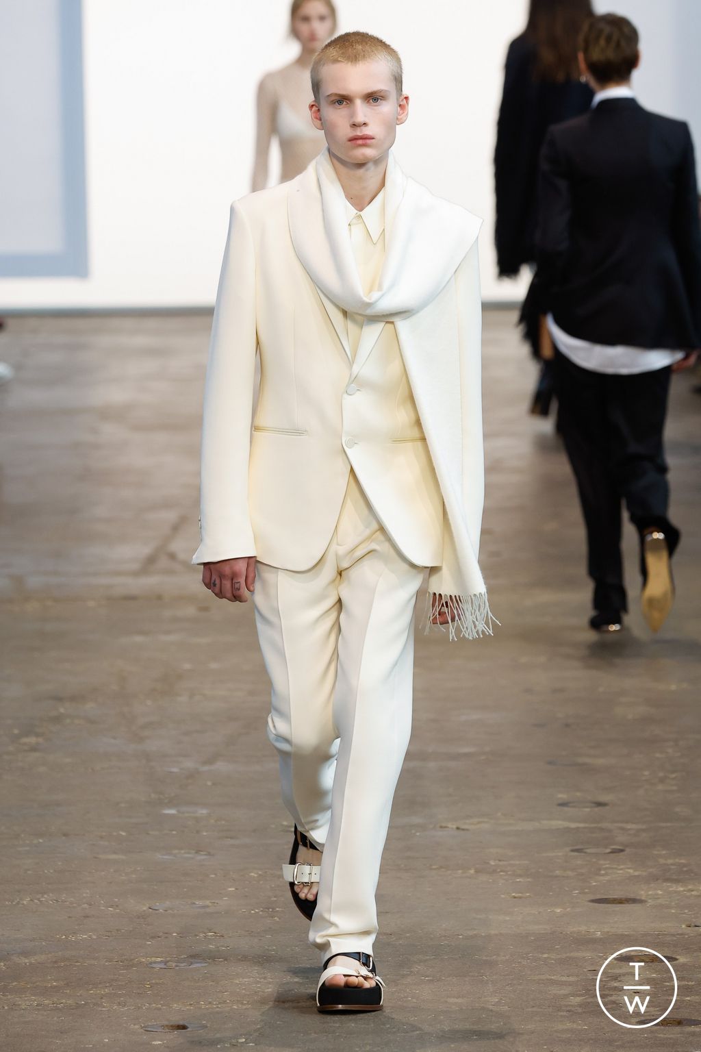 Fashion Week New York Spring/Summer 2024 look 33 from the Gabriela Hearst collection womenswear