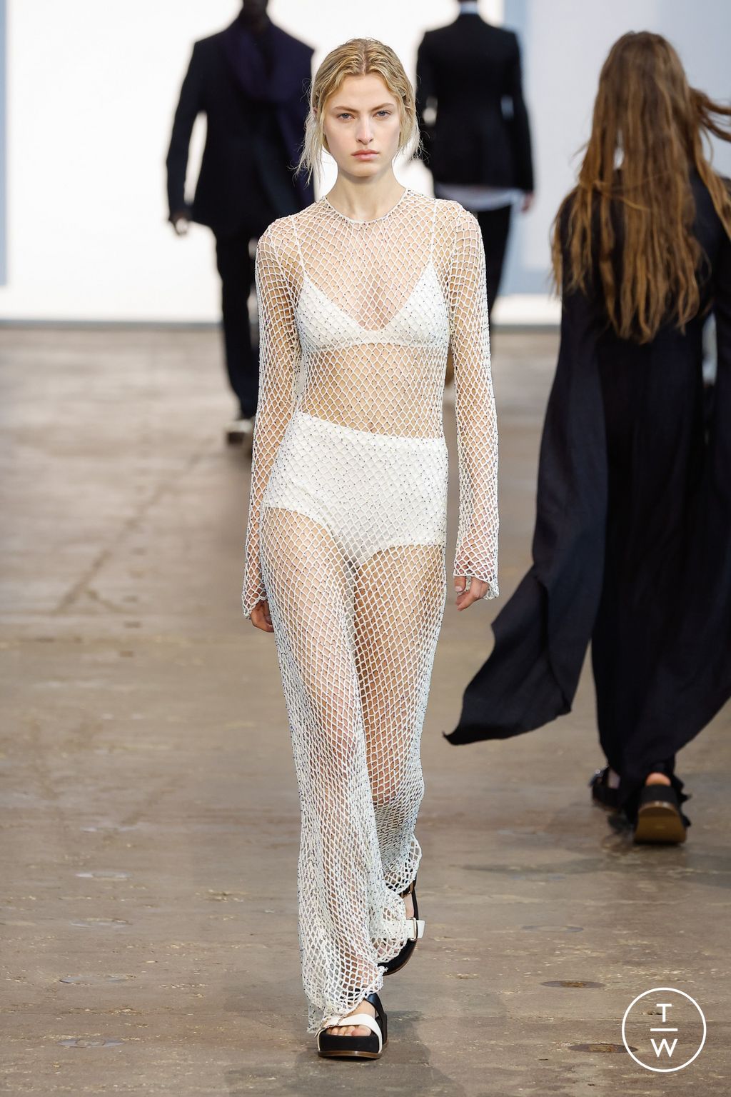 Fashion Week New York Spring/Summer 2024 look 34 from the Gabriela Hearst collection womenswear