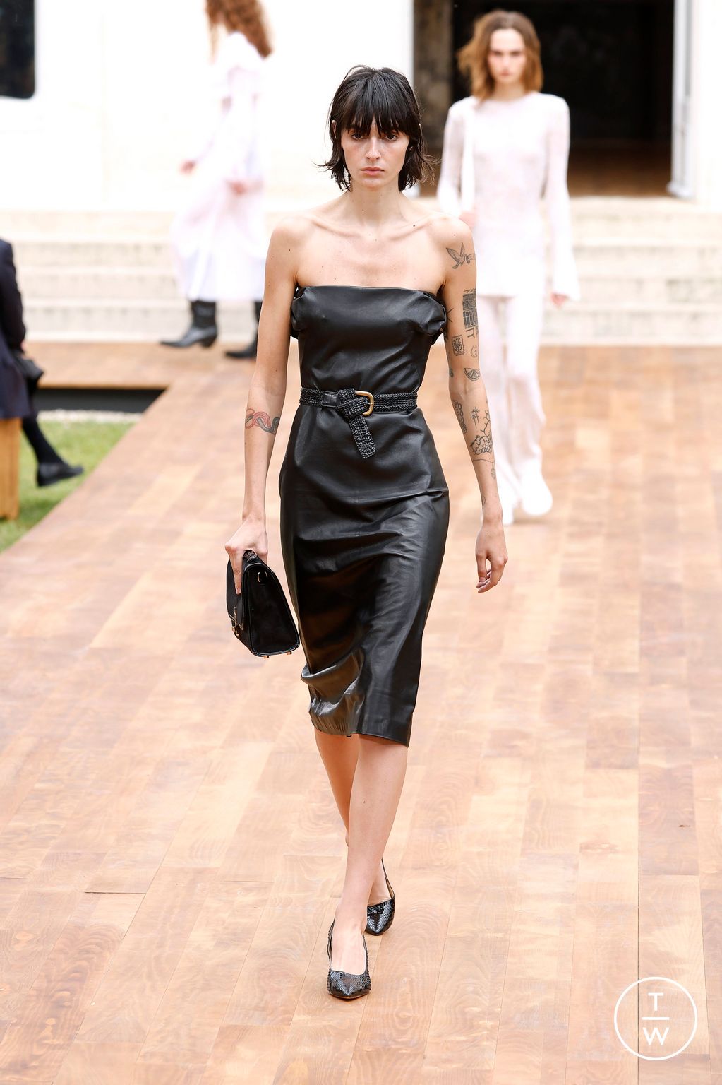 Fashion Week Paris Spring/Summer 2025 look 4 from the Gabriela Hearst collection womenswear