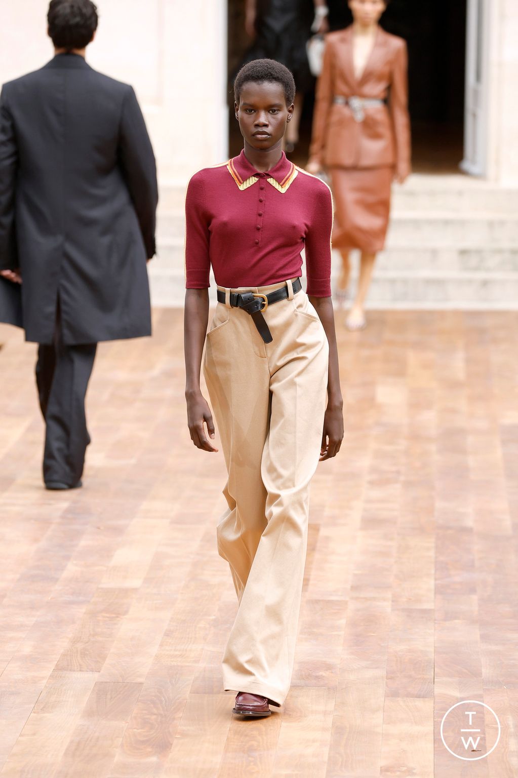 Fashion Week Paris Spring/Summer 2025 look 15 from the Gabriela Hearst collection 女装