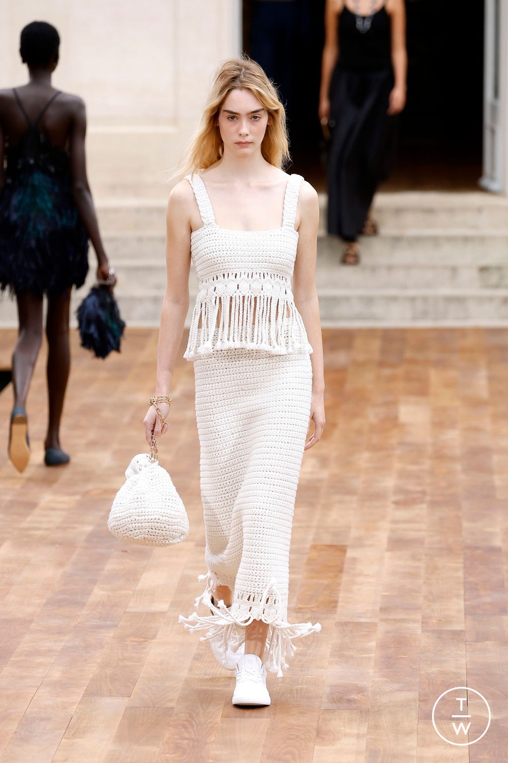Fashion Week Paris Spring/Summer 2025 look 35 from the Gabriela Hearst collection womenswear