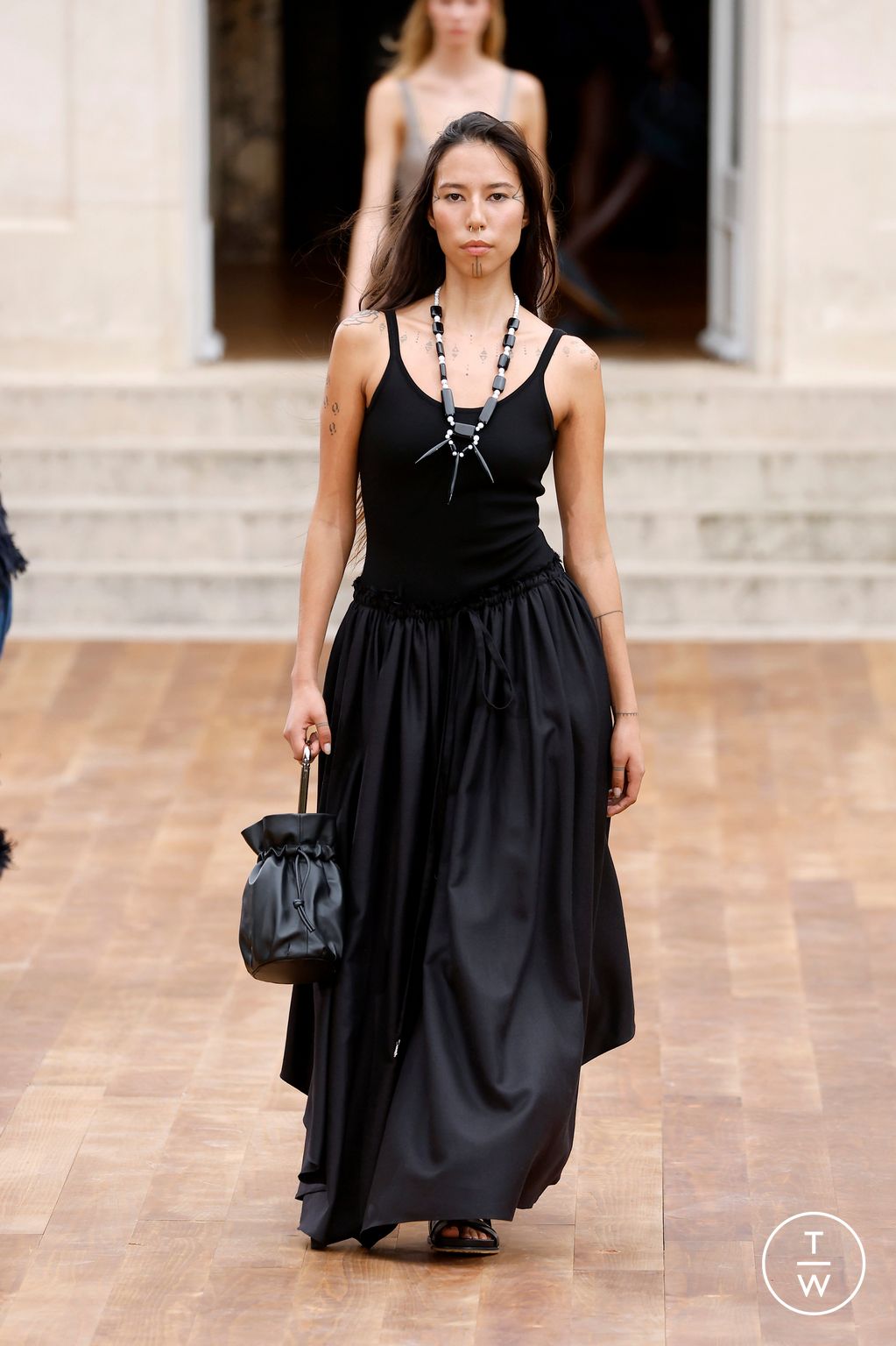 Fashion Week Paris Spring/Summer 2025 look 36 from the Gabriela Hearst collection womenswear