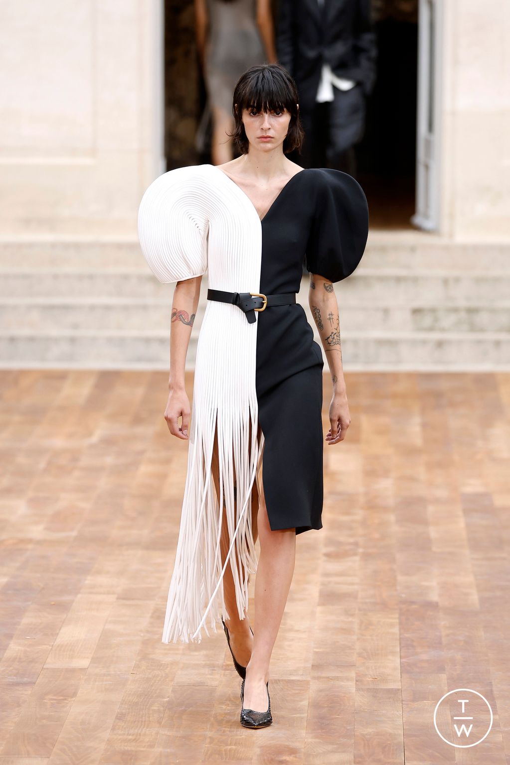 Fashion Week Paris Spring-Summer 2025 look 47 from the Gabriela Hearst collection womenswear