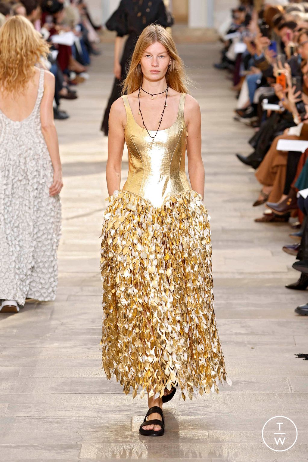 Fashion Week Paris Spring/Summer 2026 look 3 from the Gabriela Hearst collection womenswear