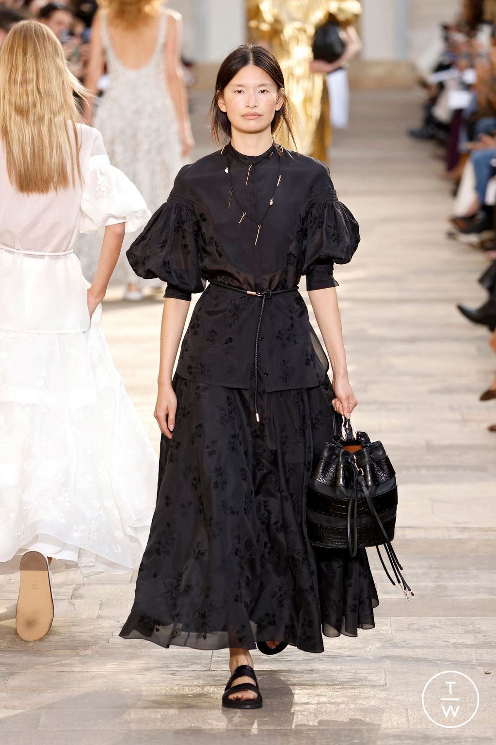 Fashion Week Paris Spring/Summer 2026 look 4 from the Gabriela Hearst collection womenswear