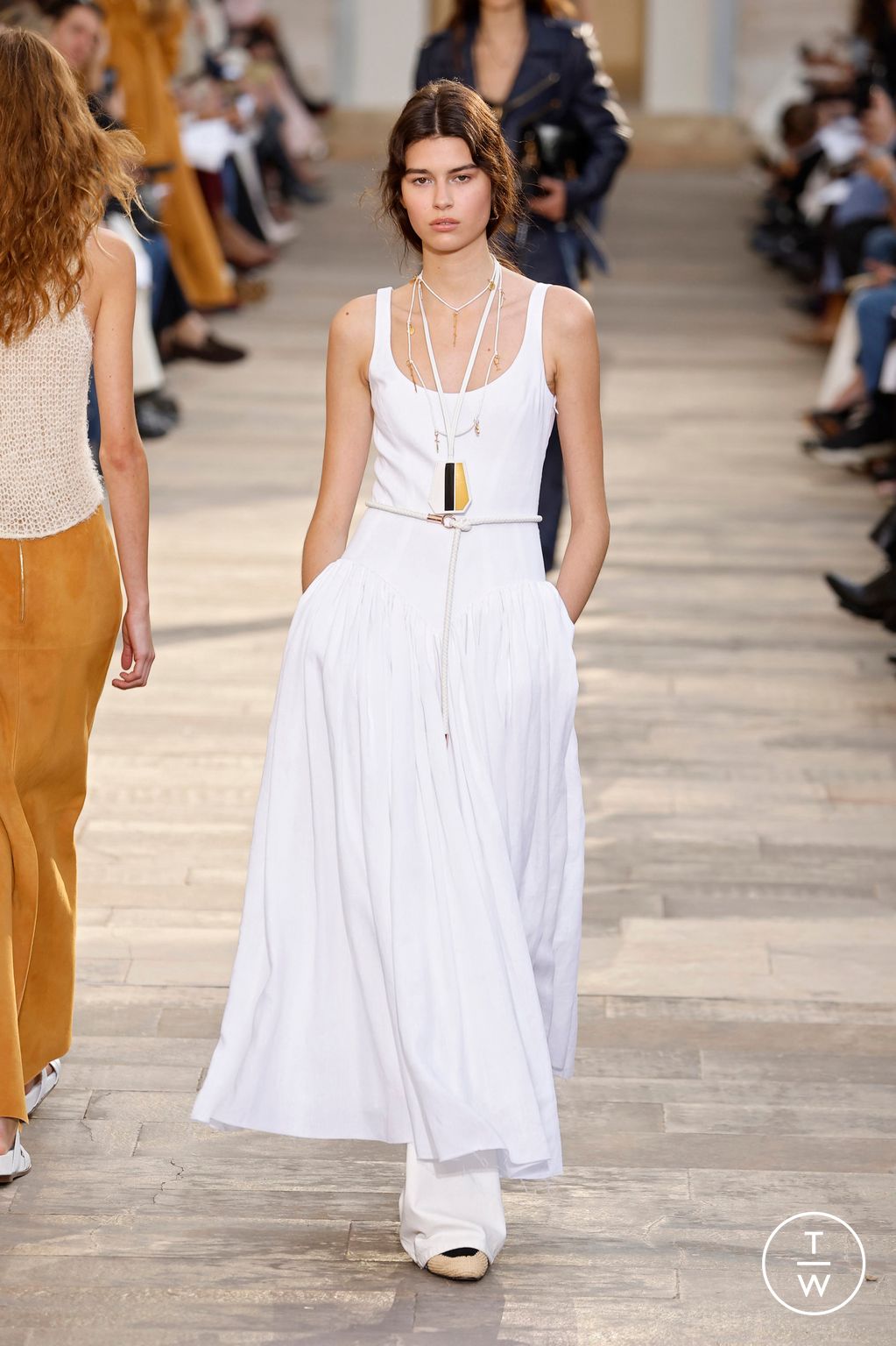 Fashion Week Paris Spring/Summer 2026 look 15 from the Gabriela Hearst collection 女装