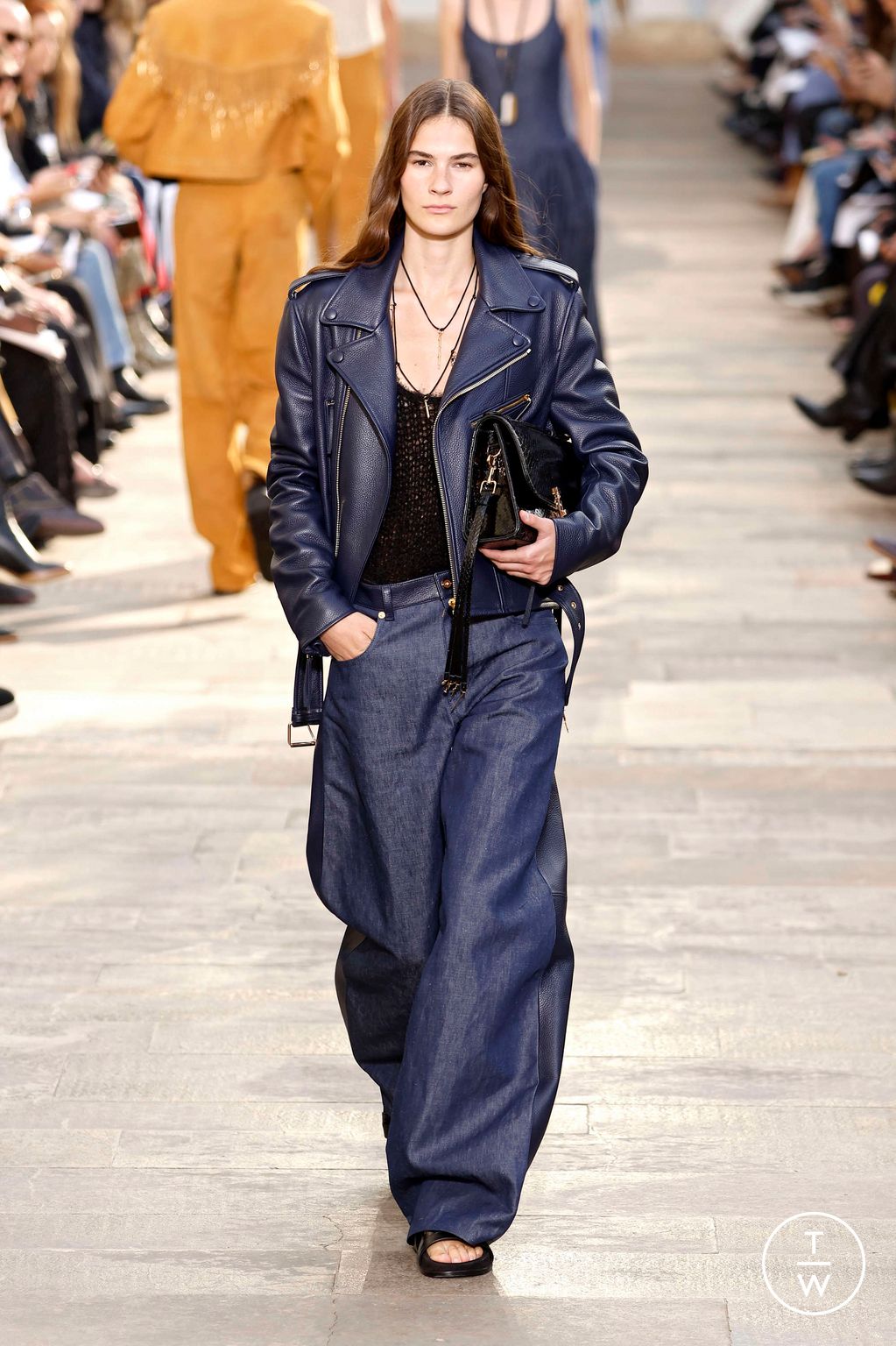 Fashion Week Paris Spring/Summer 2026 look 16 from the Gabriela Hearst collection womenswear