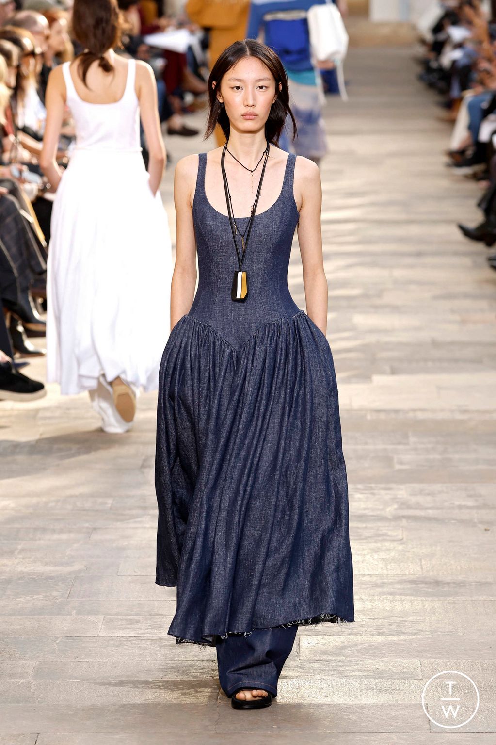 Fashion Week Paris Spring/Summer 2026 look 17 from the Gabriela Hearst collection womenswear