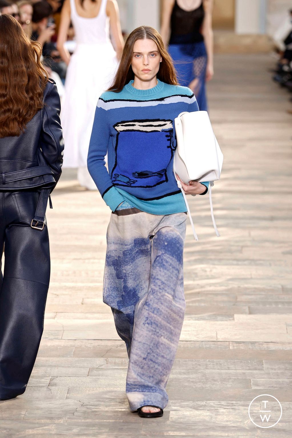 Fashion Week Paris Spring/Summer 2026 look 18 from the Gabriela Hearst collection womenswear