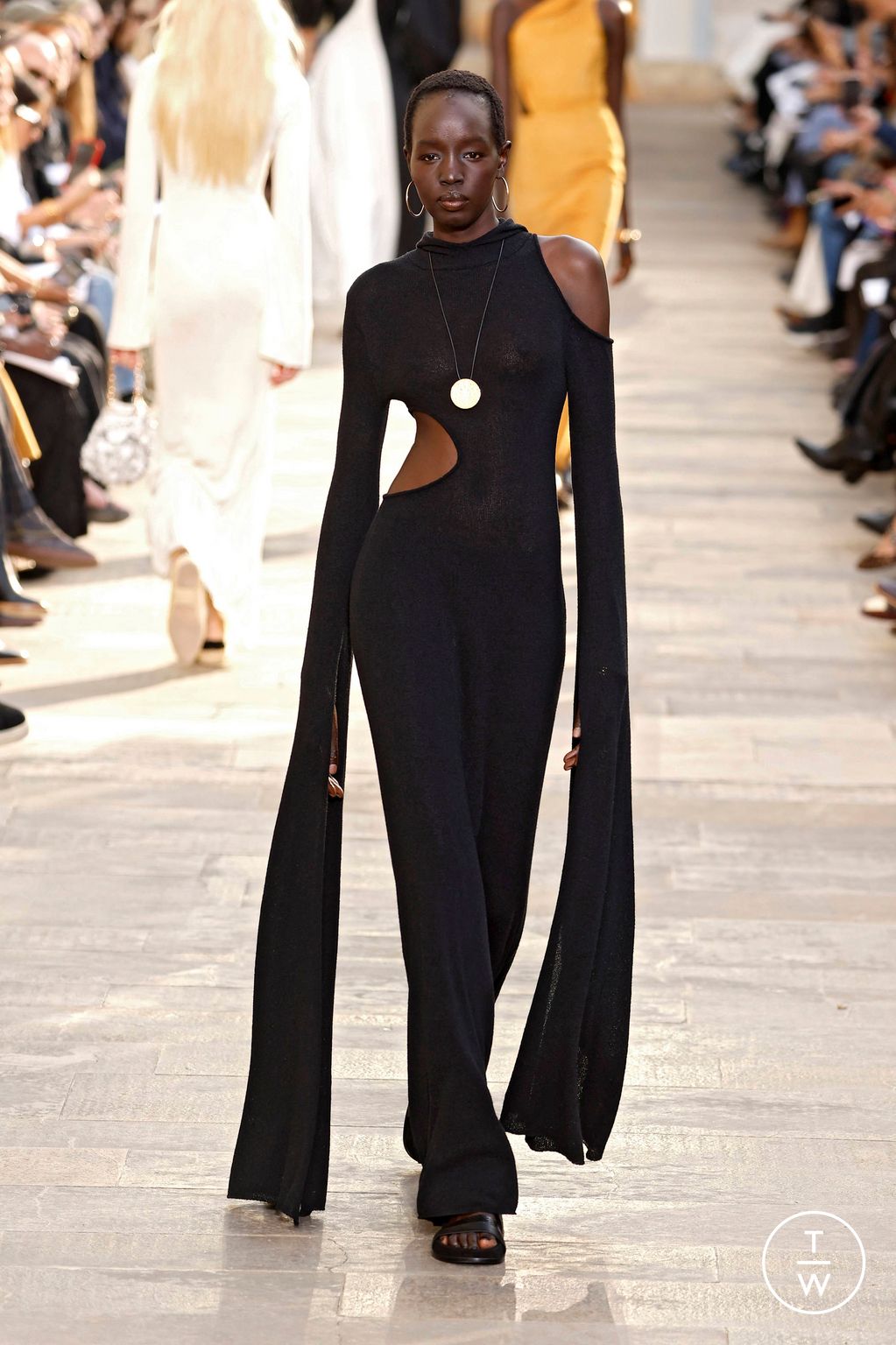Fashion Week Paris Spring/Summer 2026 look 35 from the Gabriela Hearst collection womenswear