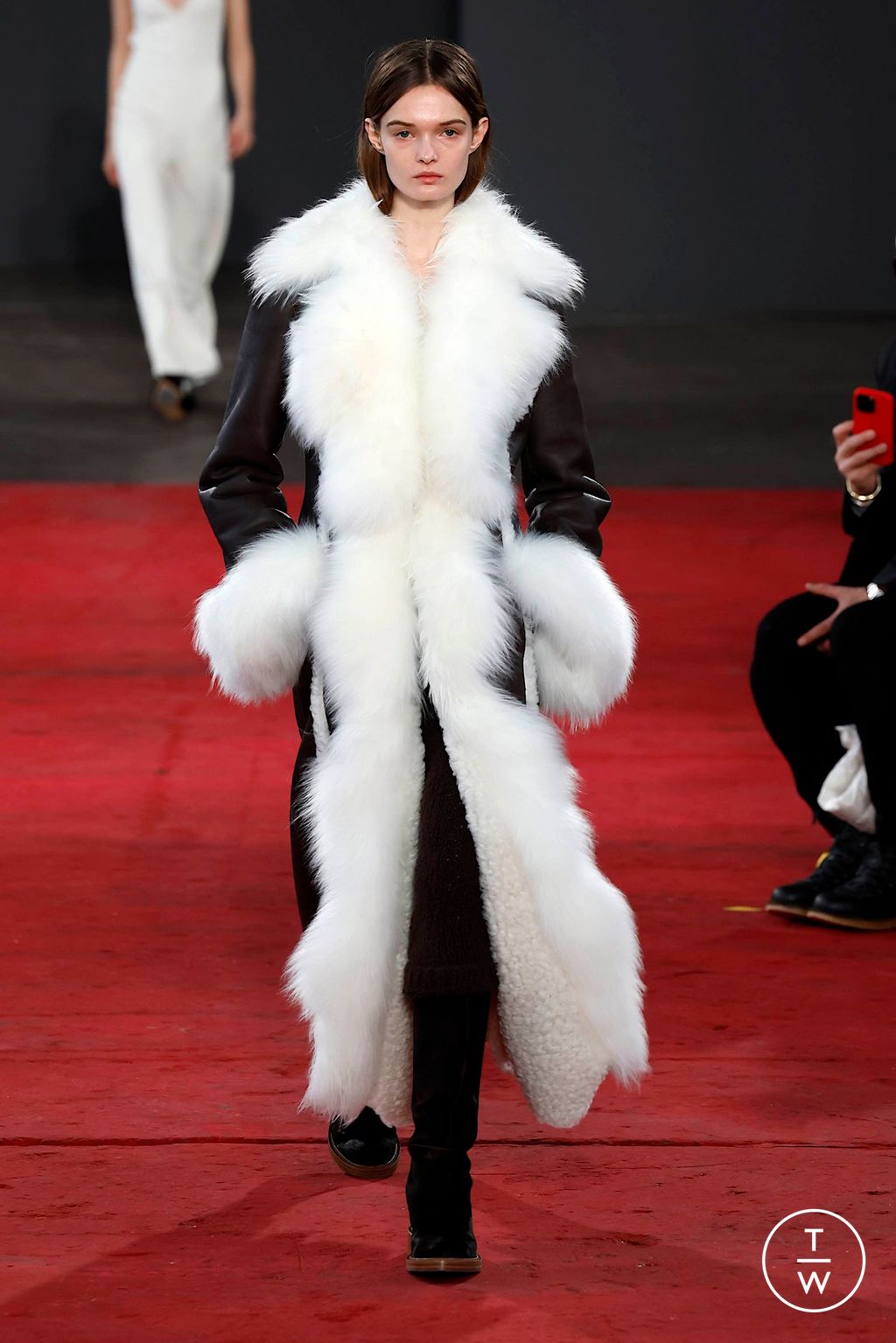 Fashion Week New York Fall/Winter 2024 look 3 de la collection Gabriela Hearst womenswear