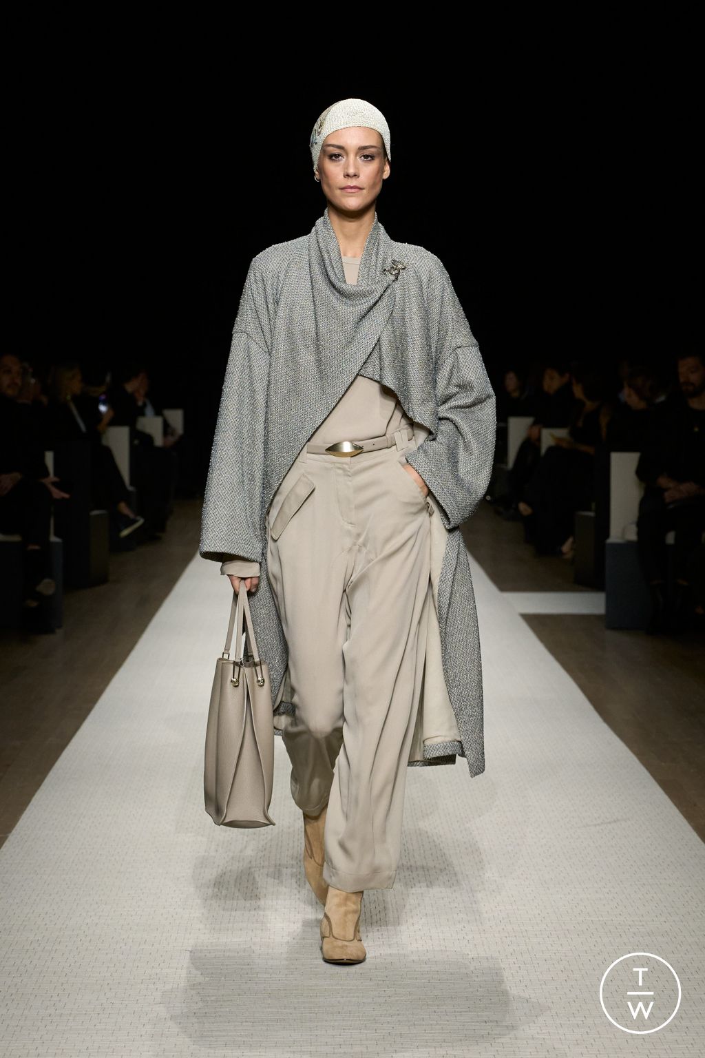 Fashion Week New York Spring/Summer 2025 look 2 from the Giorgio Armani collection womenswear