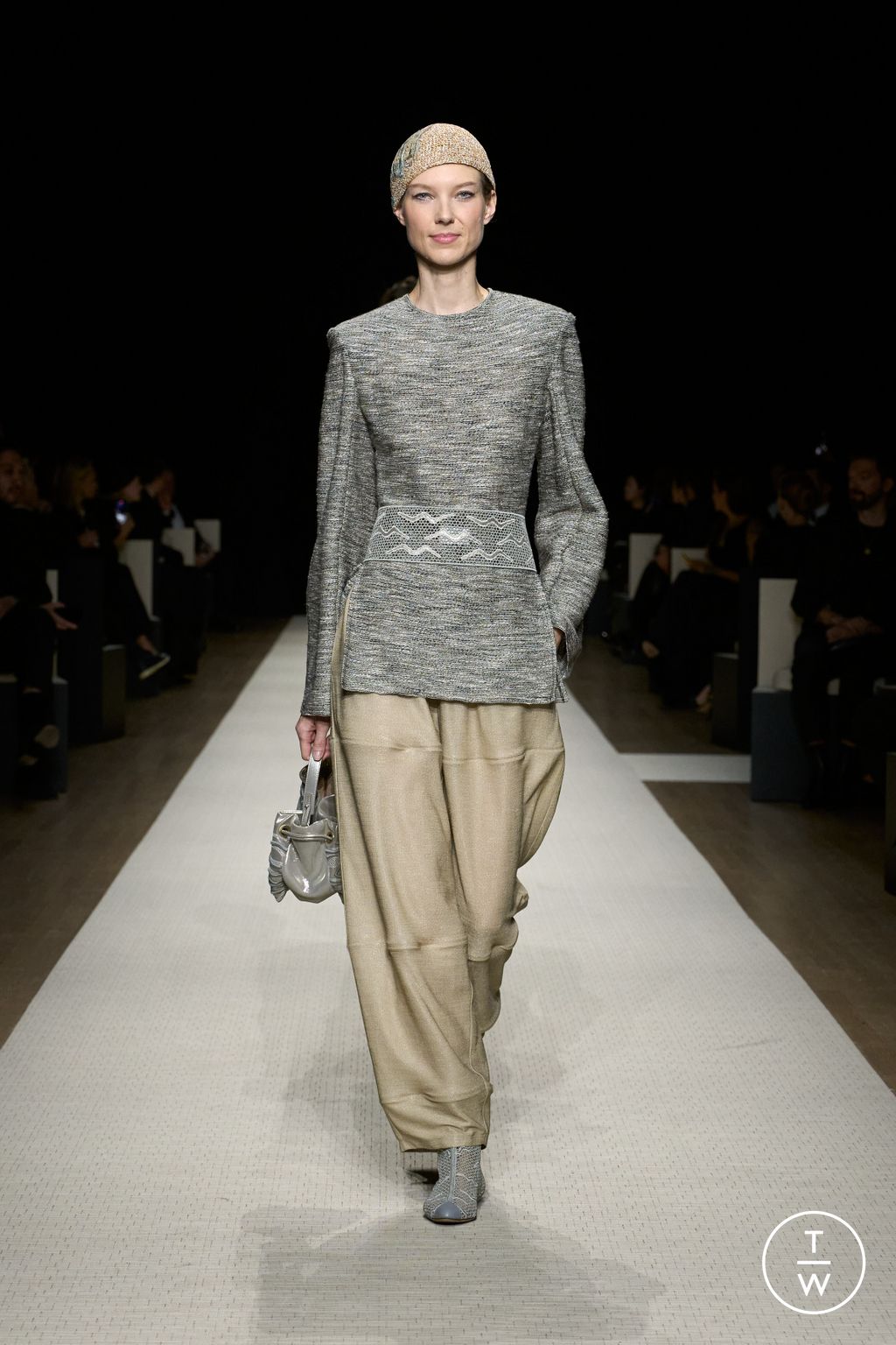Fashion Week New York Spring/Summer 2025 look 3 from the Giorgio Armani collection womenswear