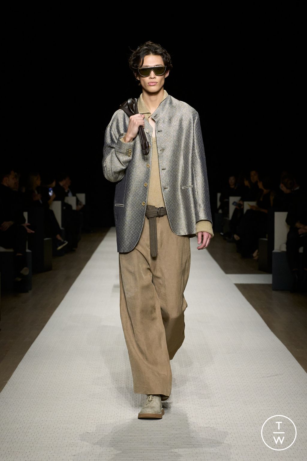 Fashion Week New York Spring/Summer 2025 look 4 from the Giorgio Armani collection womenswear