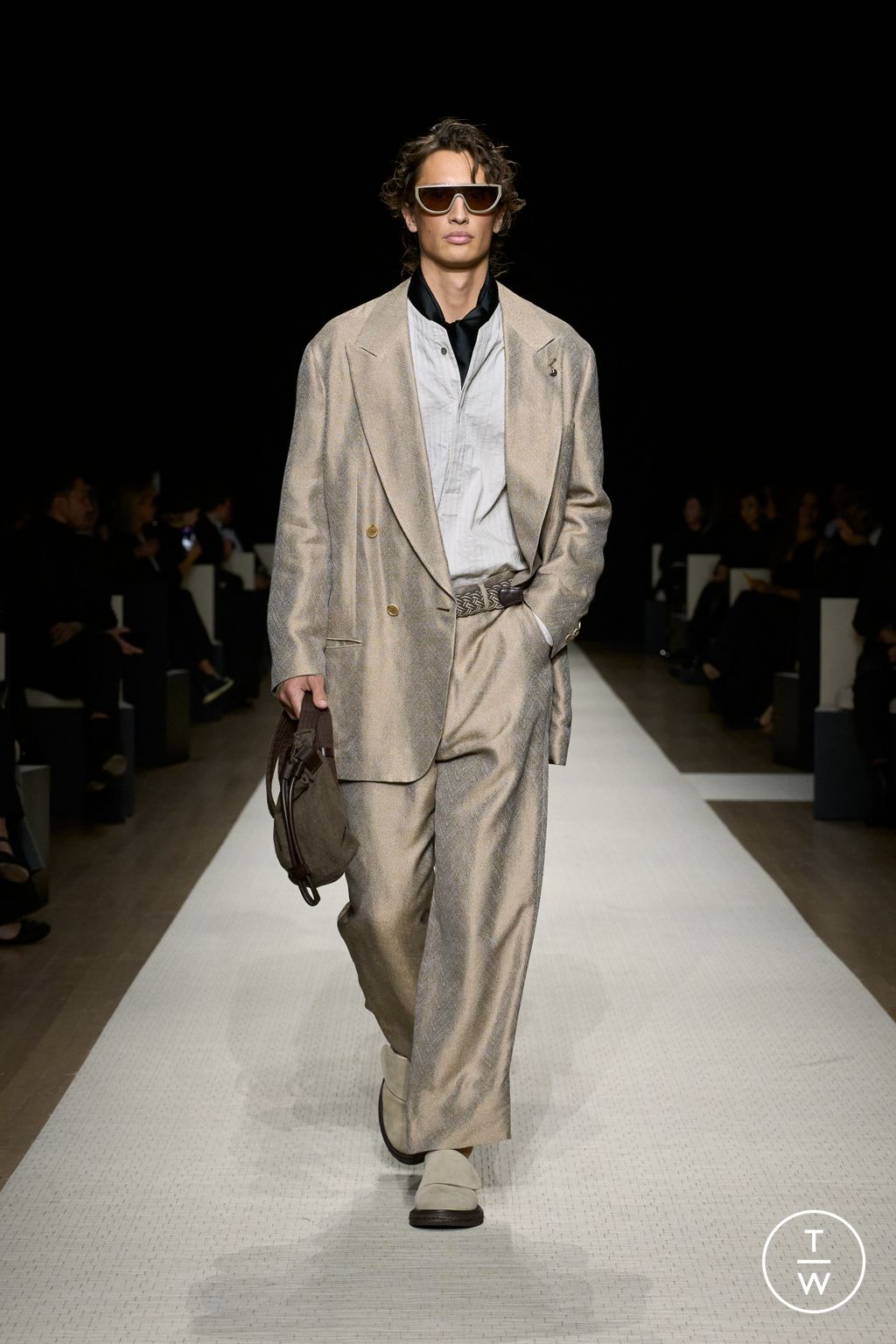 Fashion Week New York Spring/Summer 2025 look 5 from the Giorgio Armani collection womenswear
