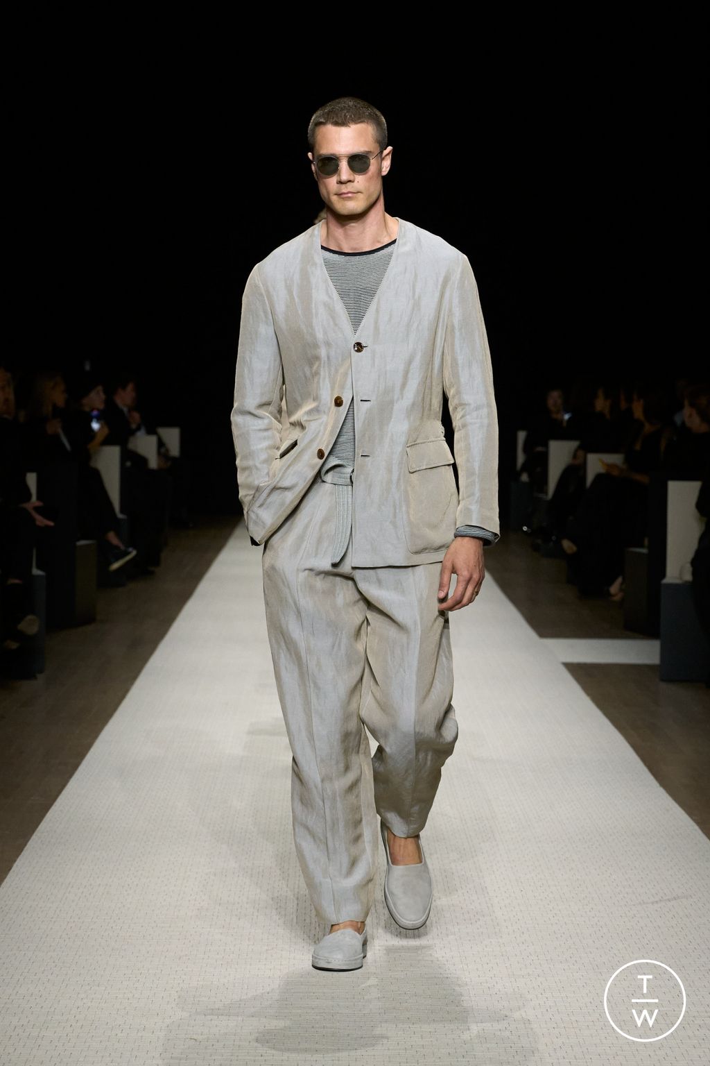Fashion Week New York Spring/Summer 2025 look 7 from the Giorgio Armani collection womenswear