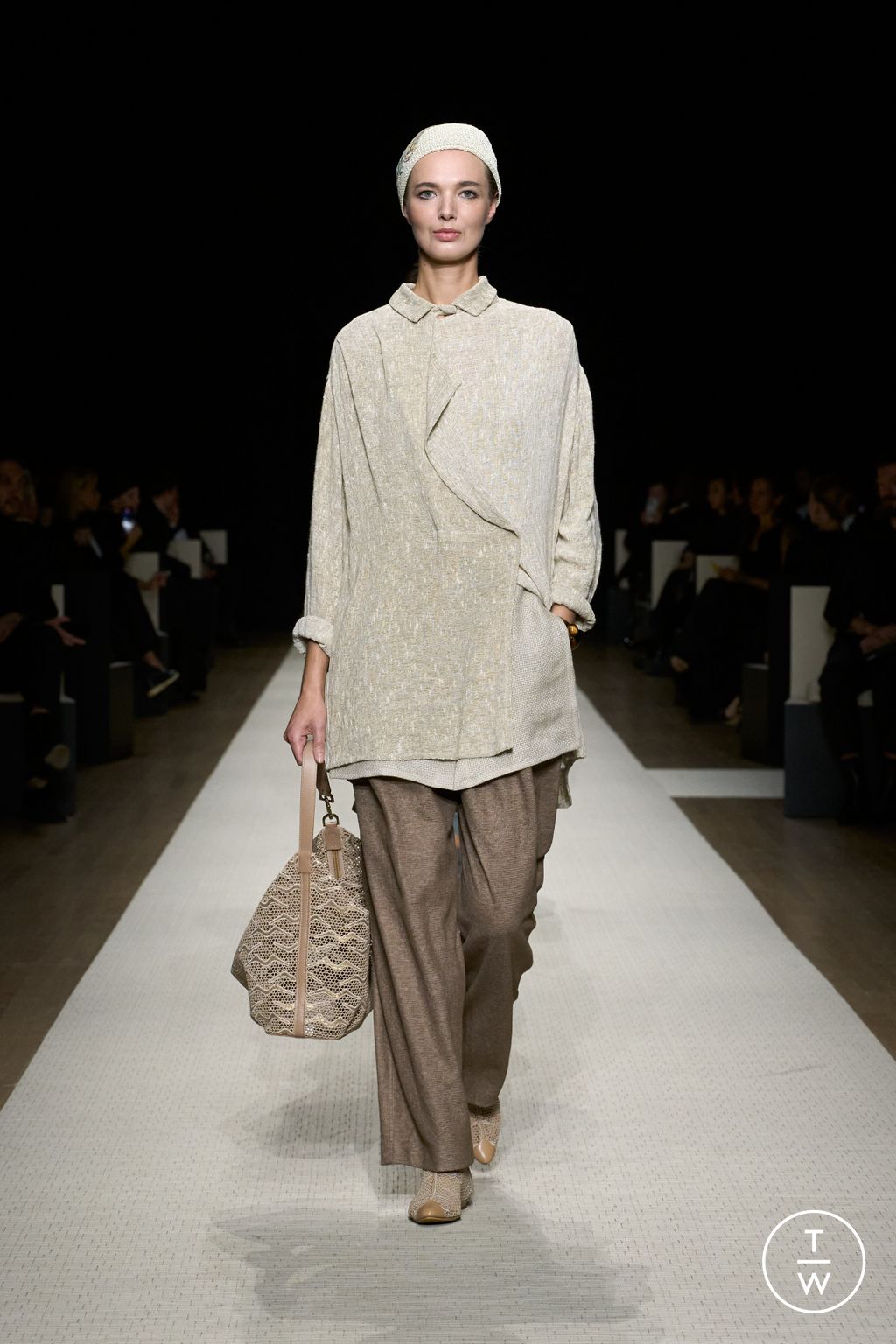 Fashion Week New York Spring/Summer 2025 look 9 from the Giorgio Armani collection womenswear