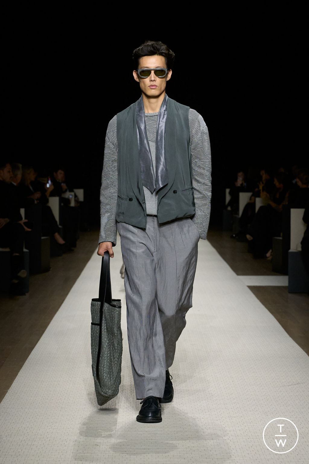 Fashion Week New York Spring/Summer 2025 look 12 from the Giorgio Armani collection womenswear