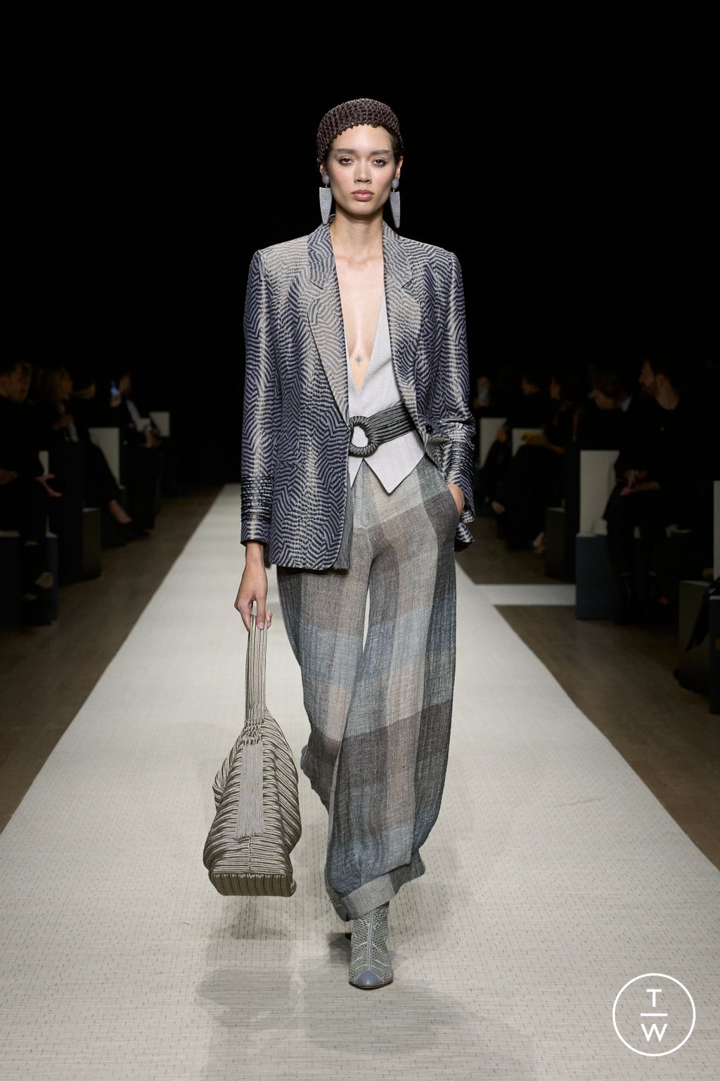 Fashion Week New York Spring/Summer 2025 look 13 from the Giorgio Armani collection womenswear