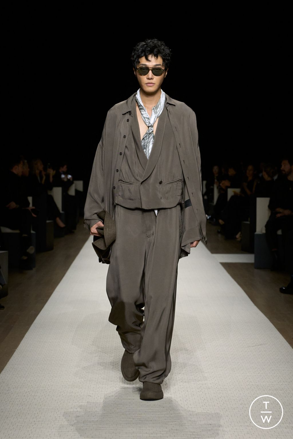Fashion Week New York Spring/Summer 2025 look 21 from the Giorgio Armani collection womenswear