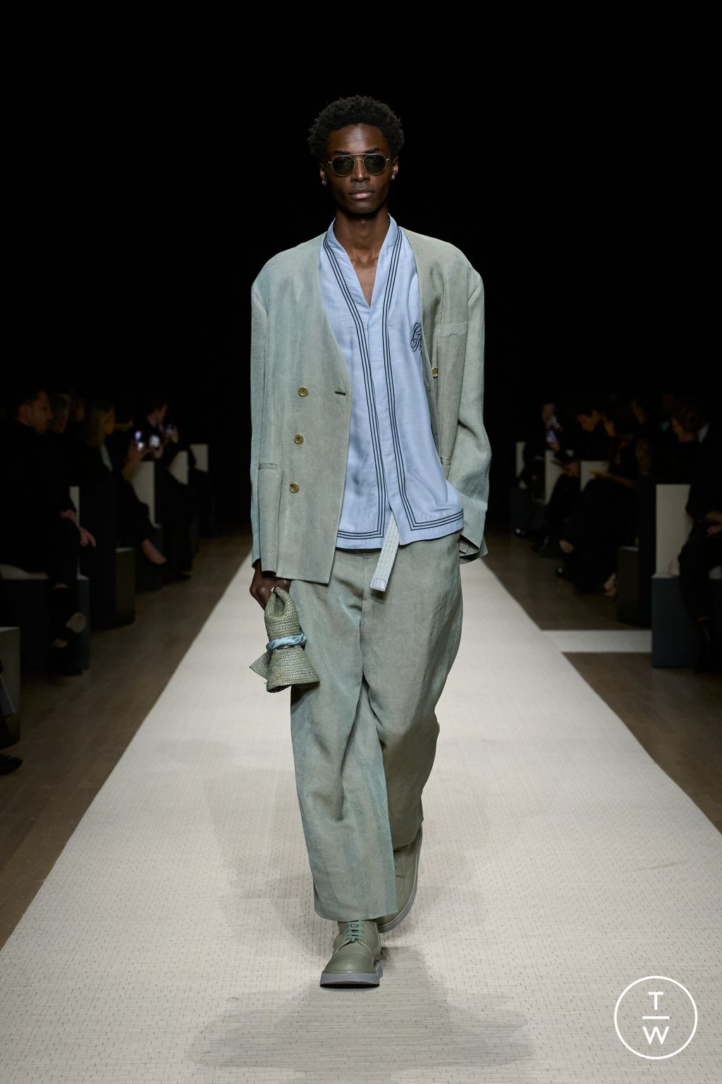 Fashion Week New York Spring/Summer 2025 look 26 from the Giorgio Armani collection womenswear
