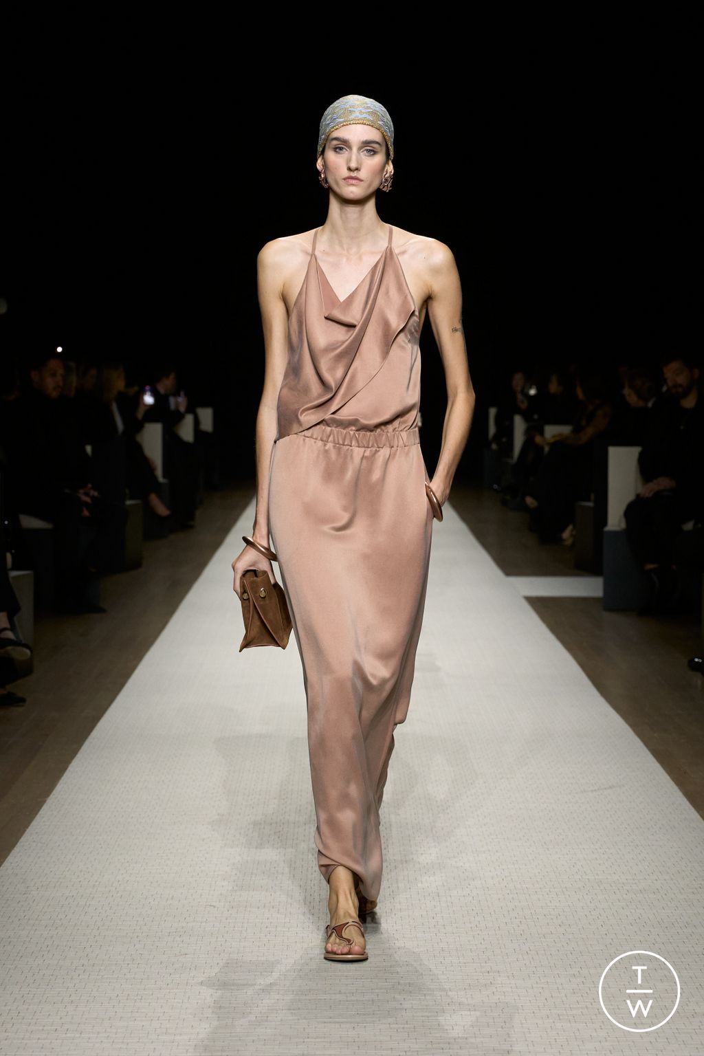 Fashion Week New York Spring/Summer 2025 look 43 from the Giorgio Armani collection womenswear