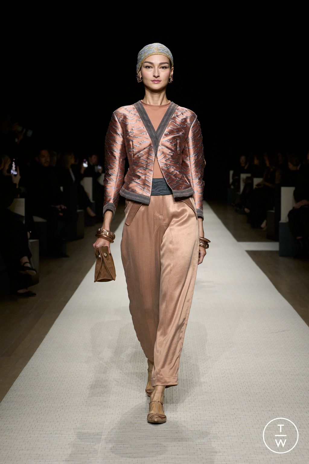 Fashion Week New York Spring/Summer 2025 look 46 from the Giorgio Armani collection womenswear