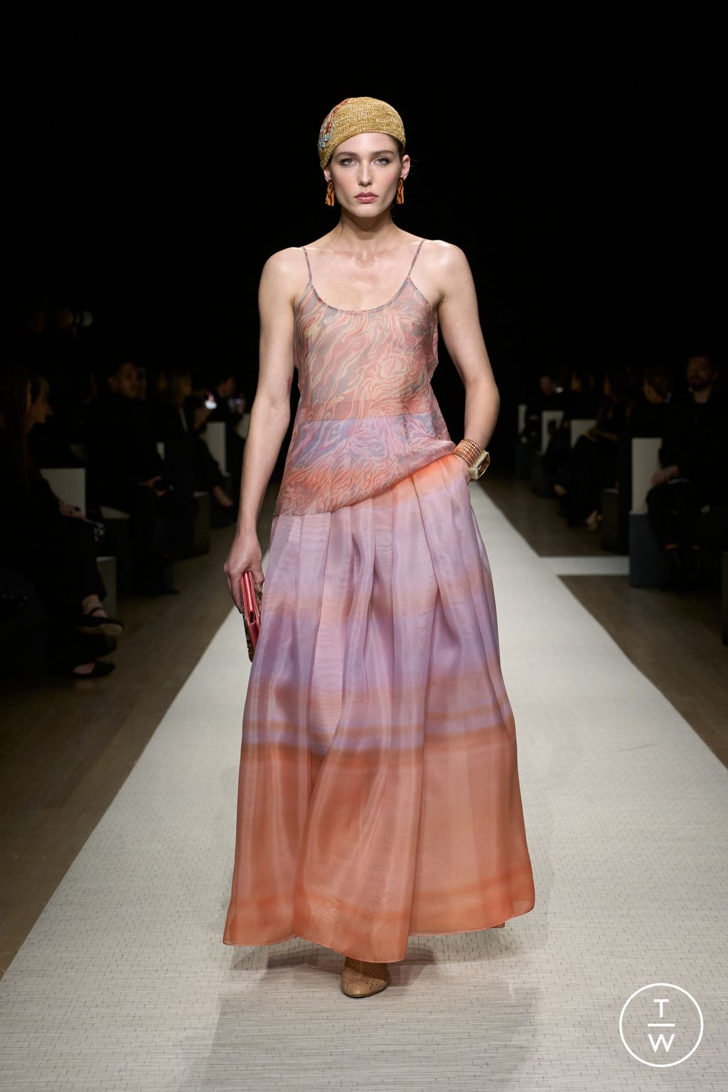 Fashion Week New York Spring/Summer 2025 look 63 from the Giorgio Armani collection womenswear