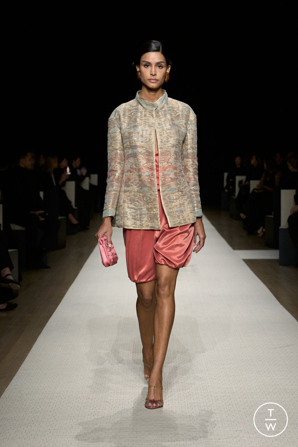 Fashion Week New York Spring/Summer 2025 look 68 from the Giorgio Armani collection womenswear