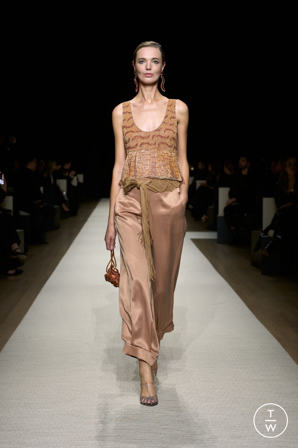 Fashion Week New York Spring/Summer 2025 look 71 from the Giorgio Armani collection womenswear