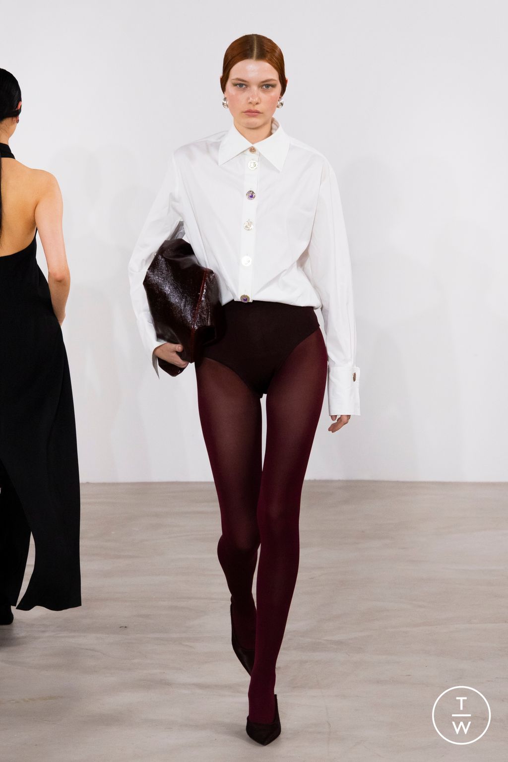 Fashion Week Paris Fall/Winter 2024 look 20 de la collection Galvan womenswear