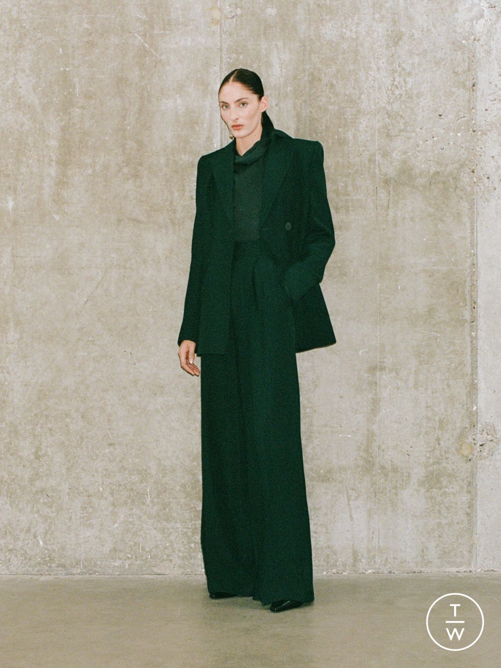 Fashion Week London Resort 2025 look 2 from the Galvan collection 女装