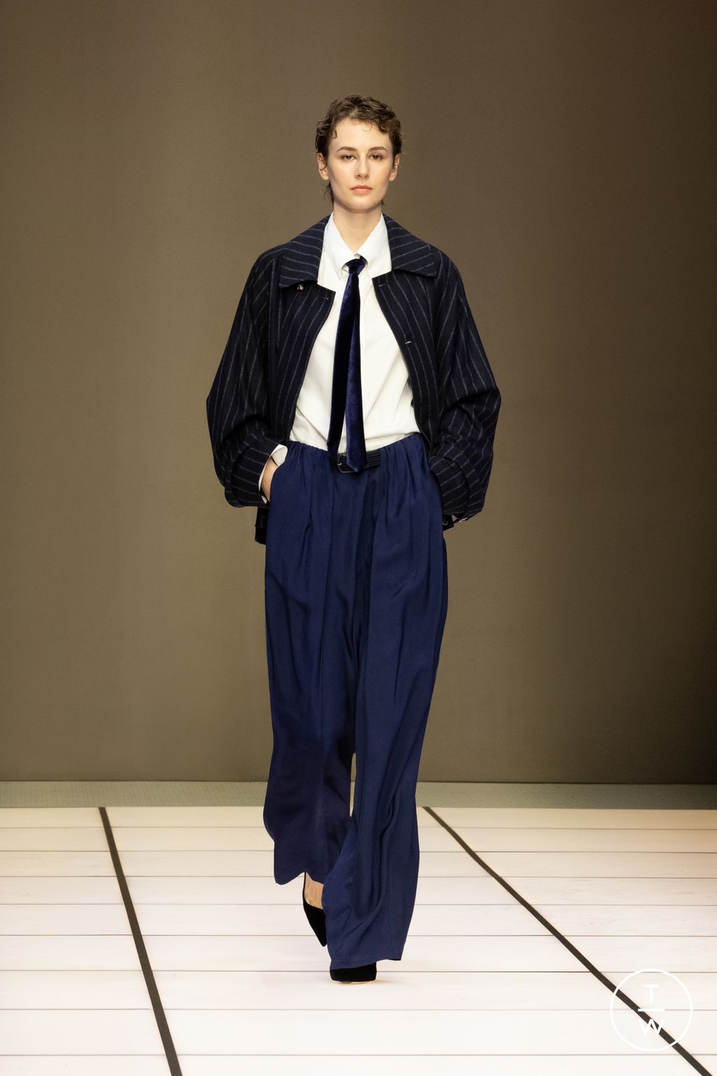 Fashion Week Milan Fall/Winter 2026 look 100 from the Giorgio Armani collection menswear