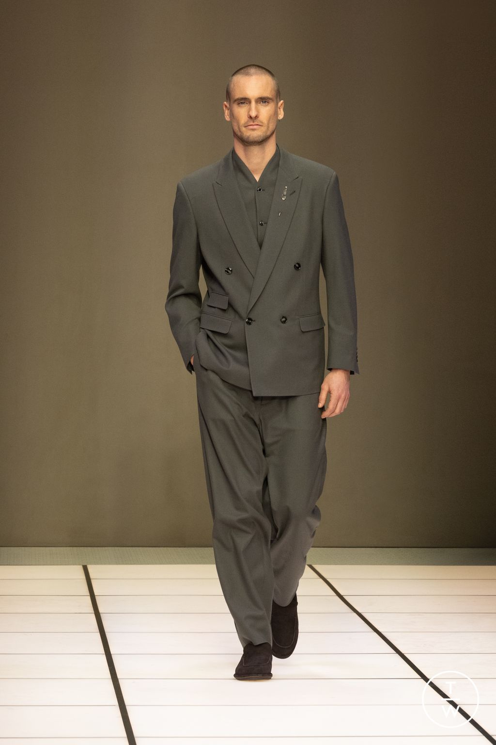 Fashion Week Milan Fall/Winter 2026 look 11 de la collection Giorgio Armani menswear
