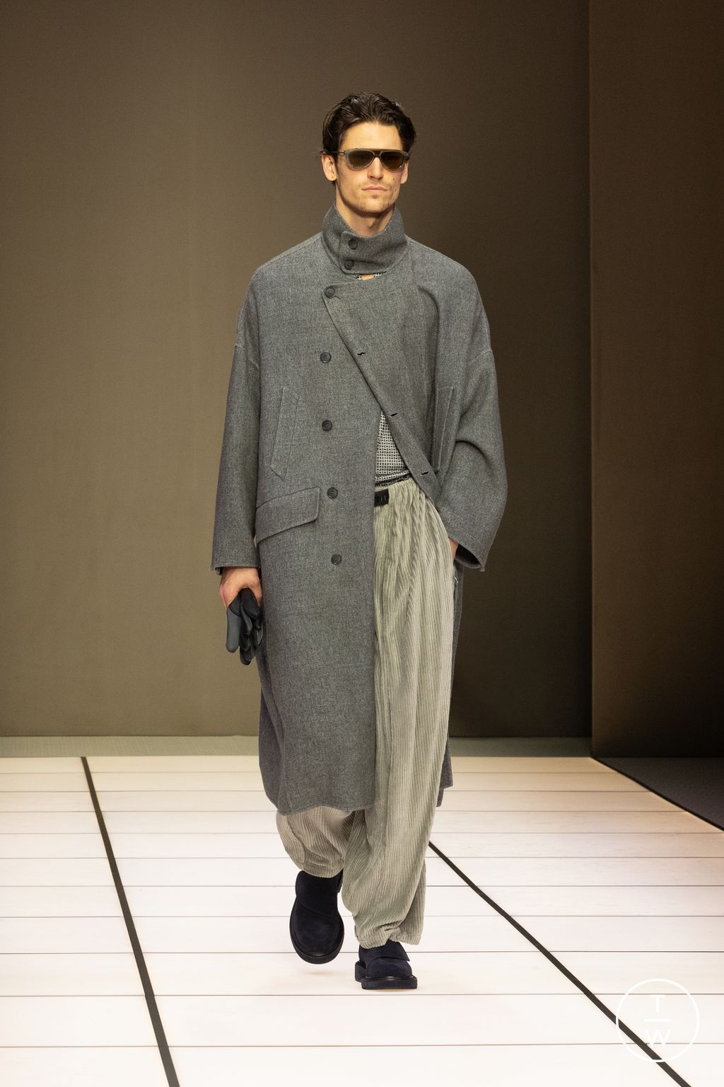 Fashion Week Milan Fall/Winter 2026 look 16 from the Giorgio Armani collection menswear