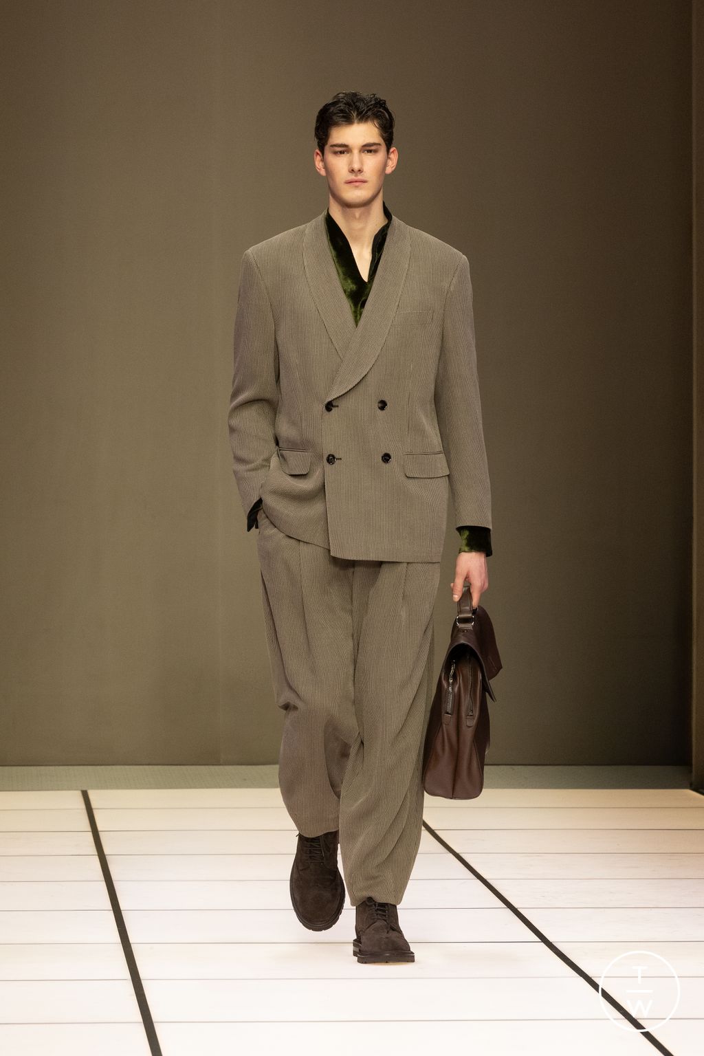 Fashion Week Milan Fall/Winter 2026 look 31 from the Giorgio Armani collection menswear