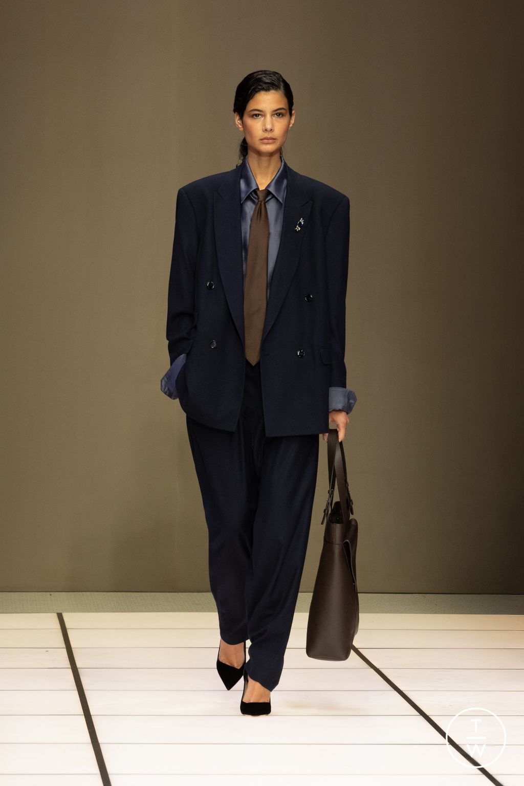 Fashion Week Milan Fall/Winter 2026 look 85 from the Giorgio Armani collection menswear