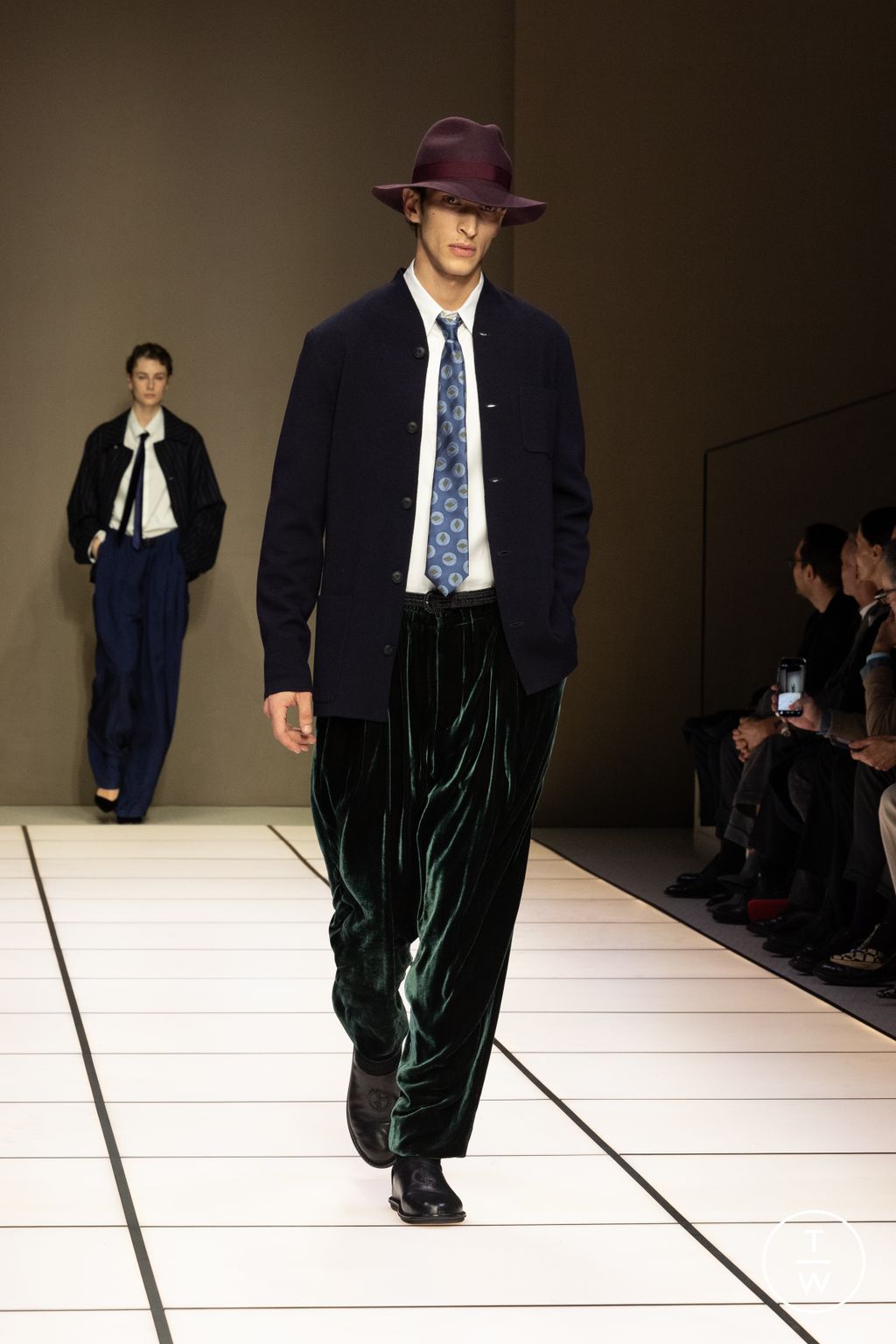 Fashion Week Milan Fall/Winter 2026 look 99 from the Giorgio Armani collection 男装