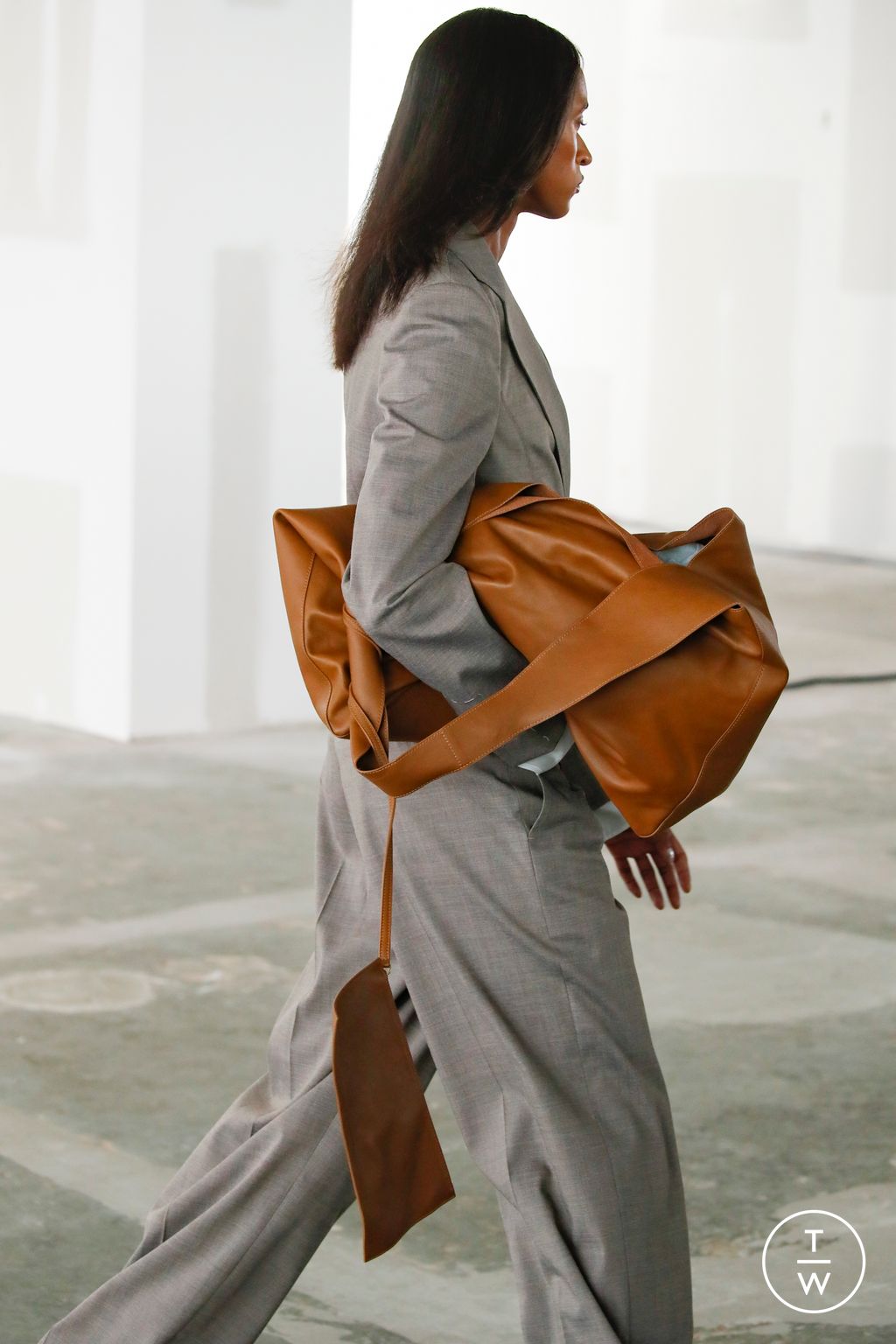 Fashion Week New York Spring/Summer 2023 look 7 from the Peter Do collection womenswear accessories