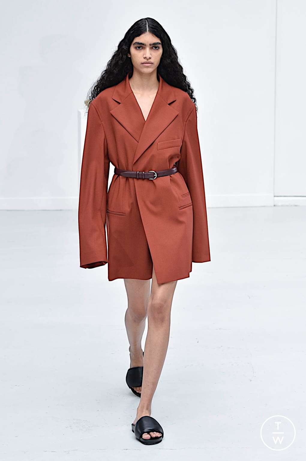 Fashion Week Paris Spring/Summer 2021 look 6 from the GAUCHERE collection womenswear