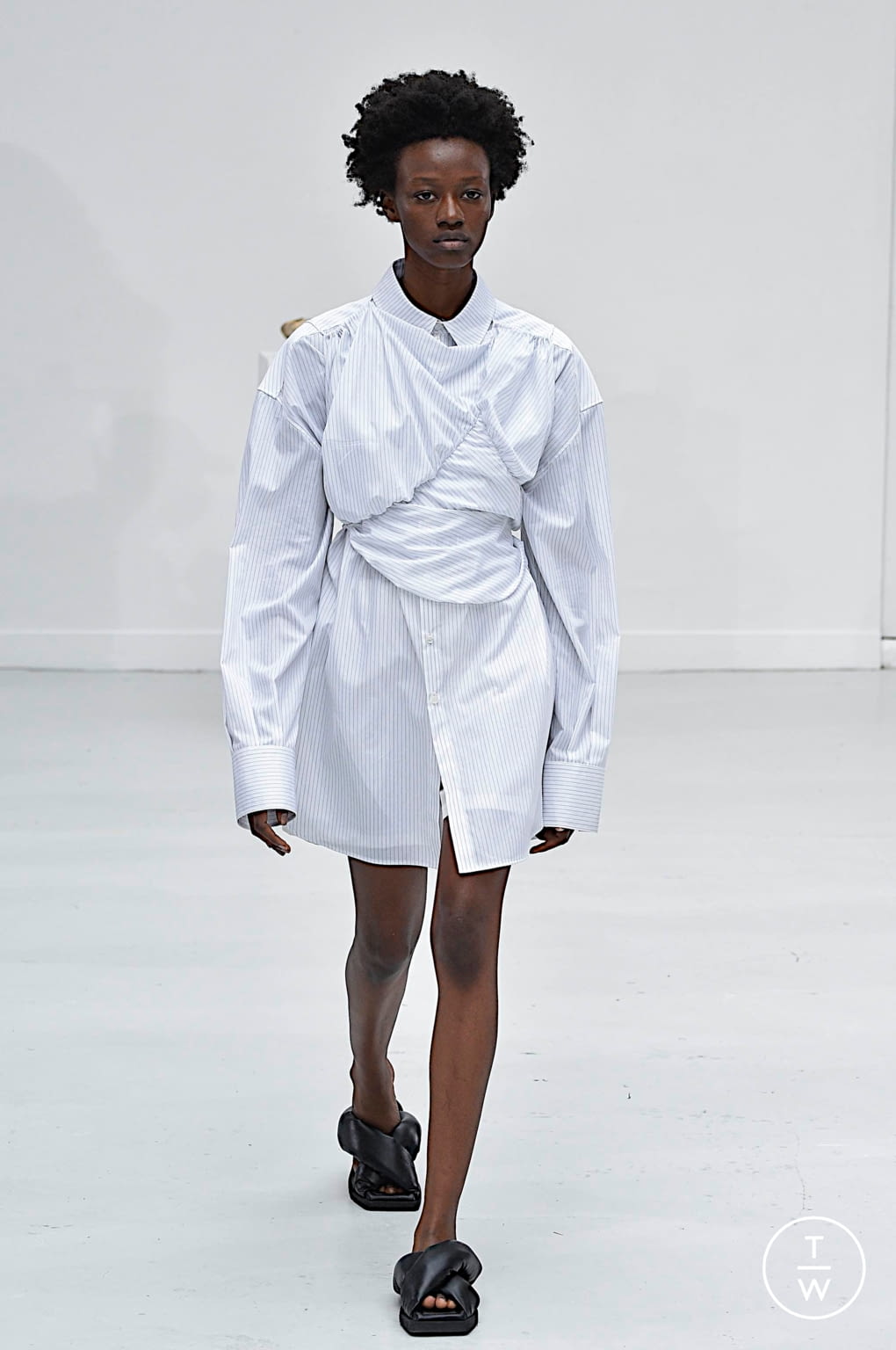 Fashion Week Paris Spring/Summer 2021 look 21 from the GAUCHERE collection womenswear