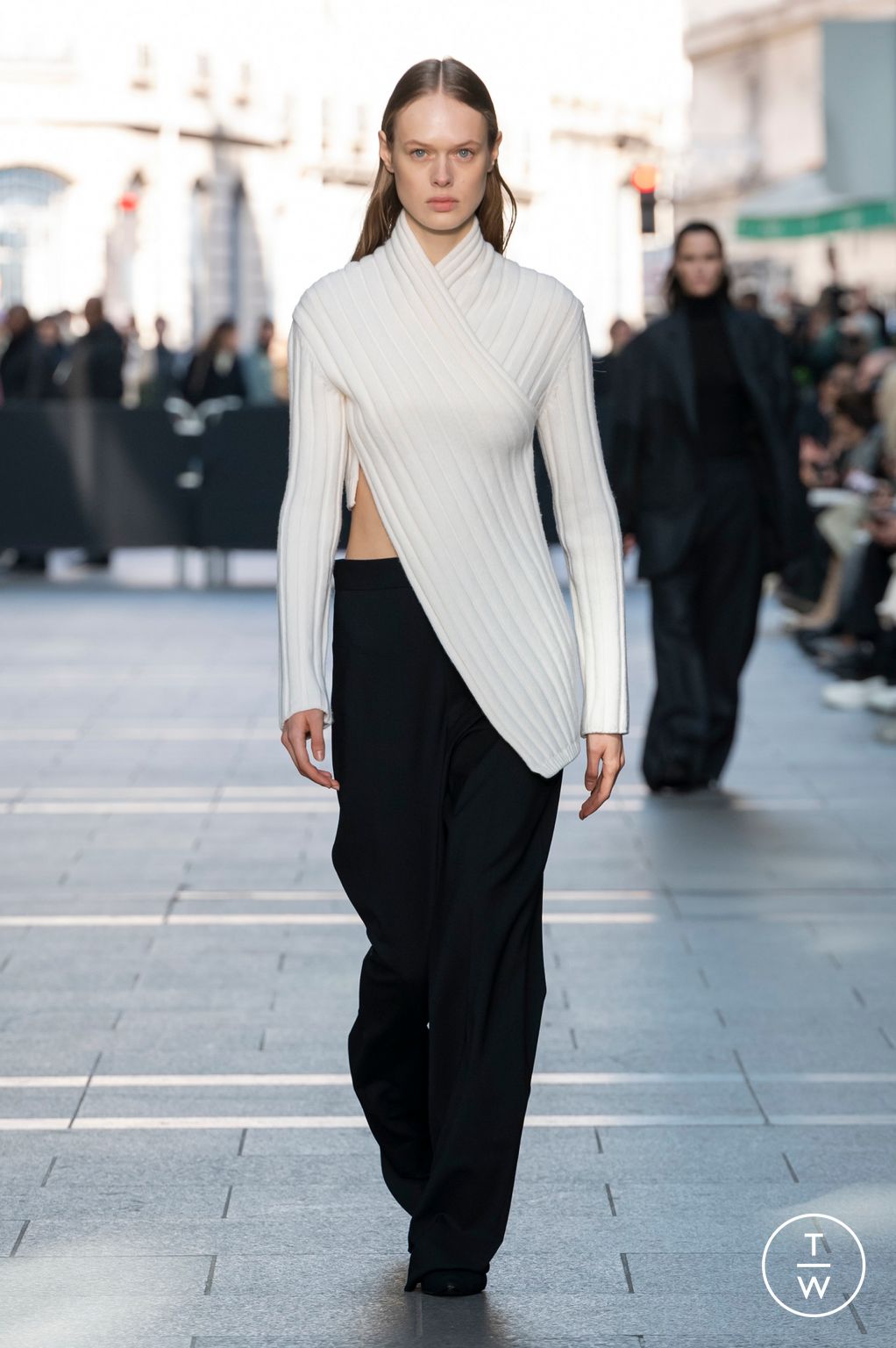 Fashion Week Paris Fall/Winter 2023 look 7 de la collection GAUCHERE womenswear