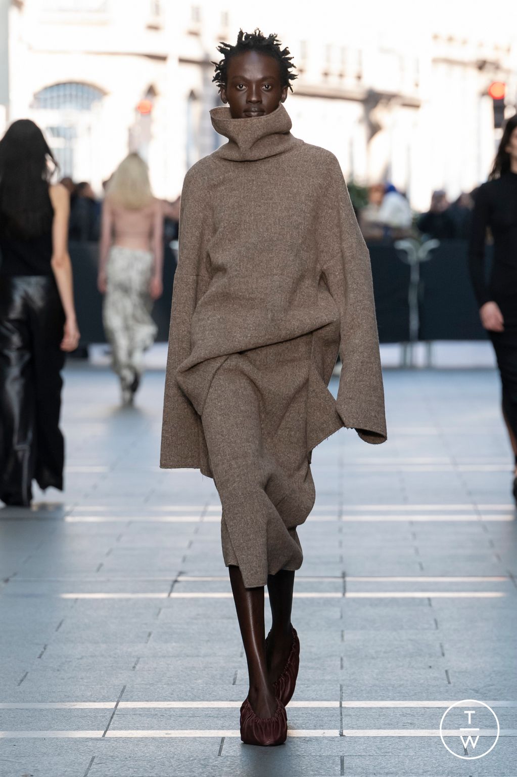 Fashion Week Paris Fall/Winter 2023 look 8 de la collection GAUCHERE womenswear