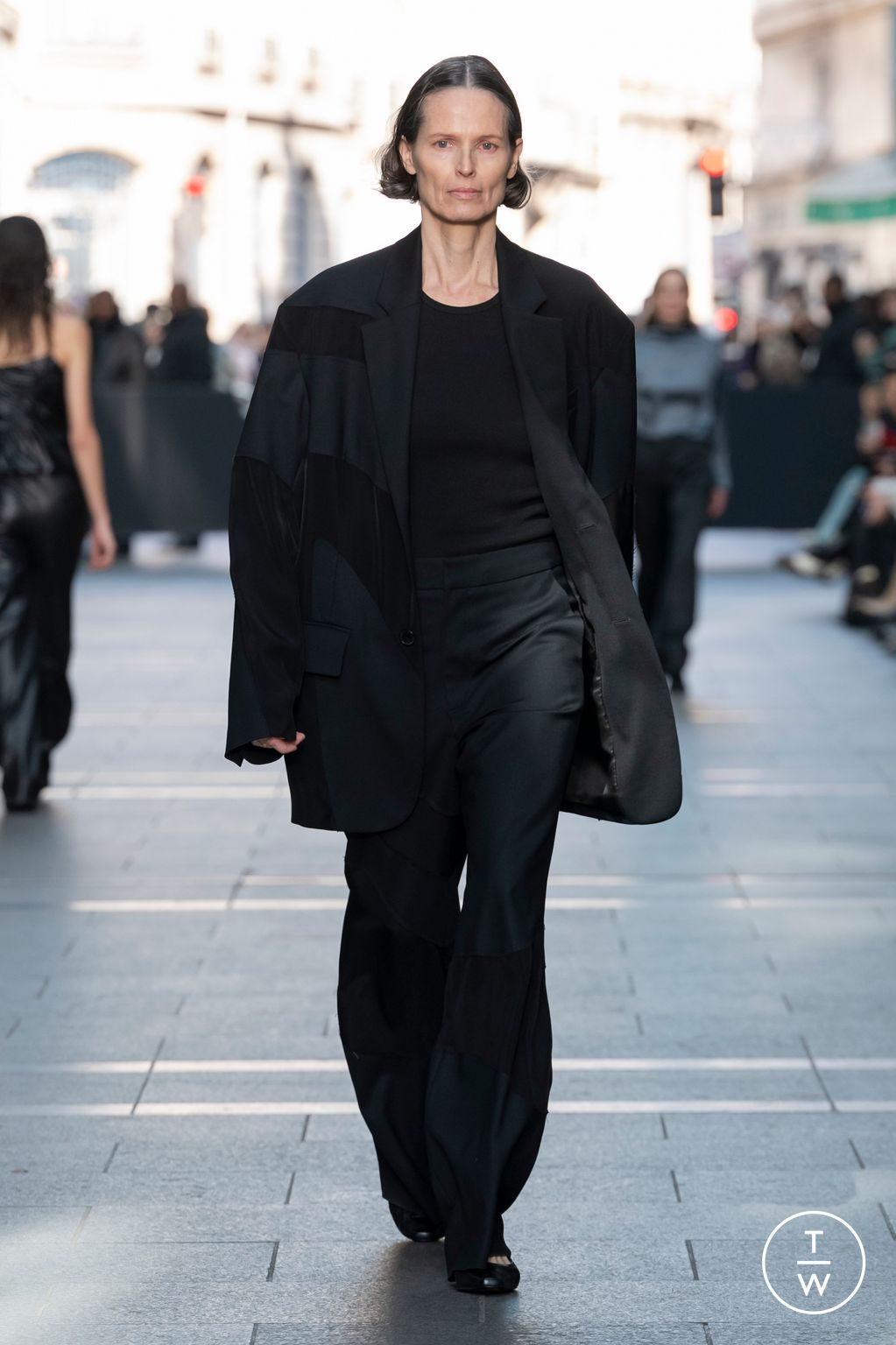Fashion Week Paris Fall/Winter 2023 look 16 from the GAUCHERE collection womenswear